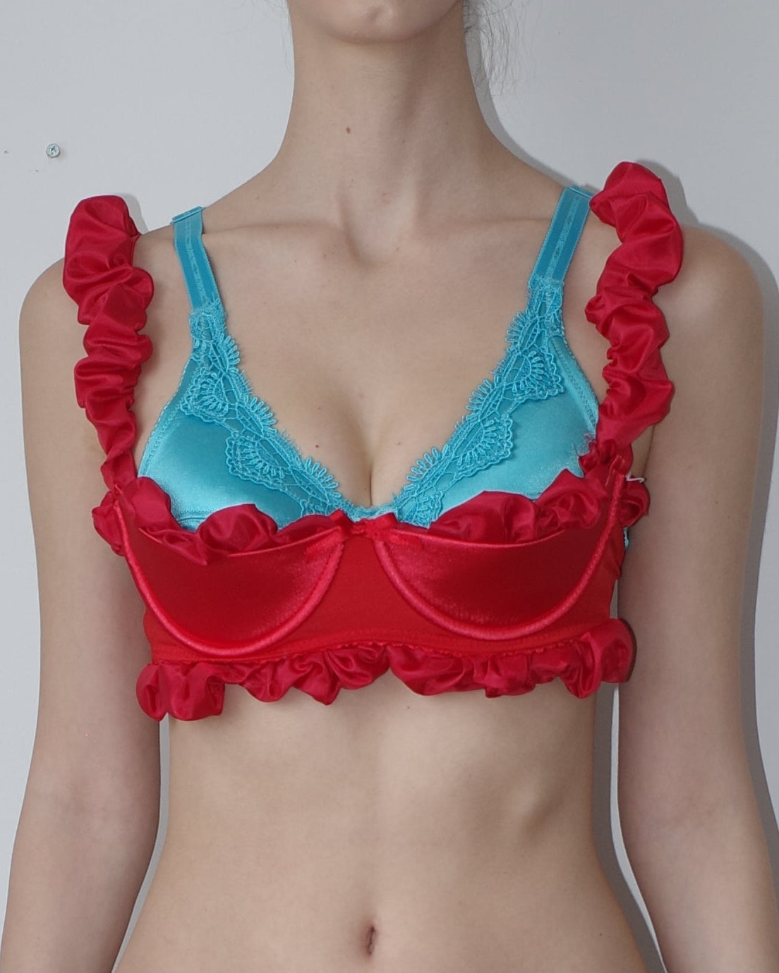 SATIN DEMI-BRA / LIPSTICK